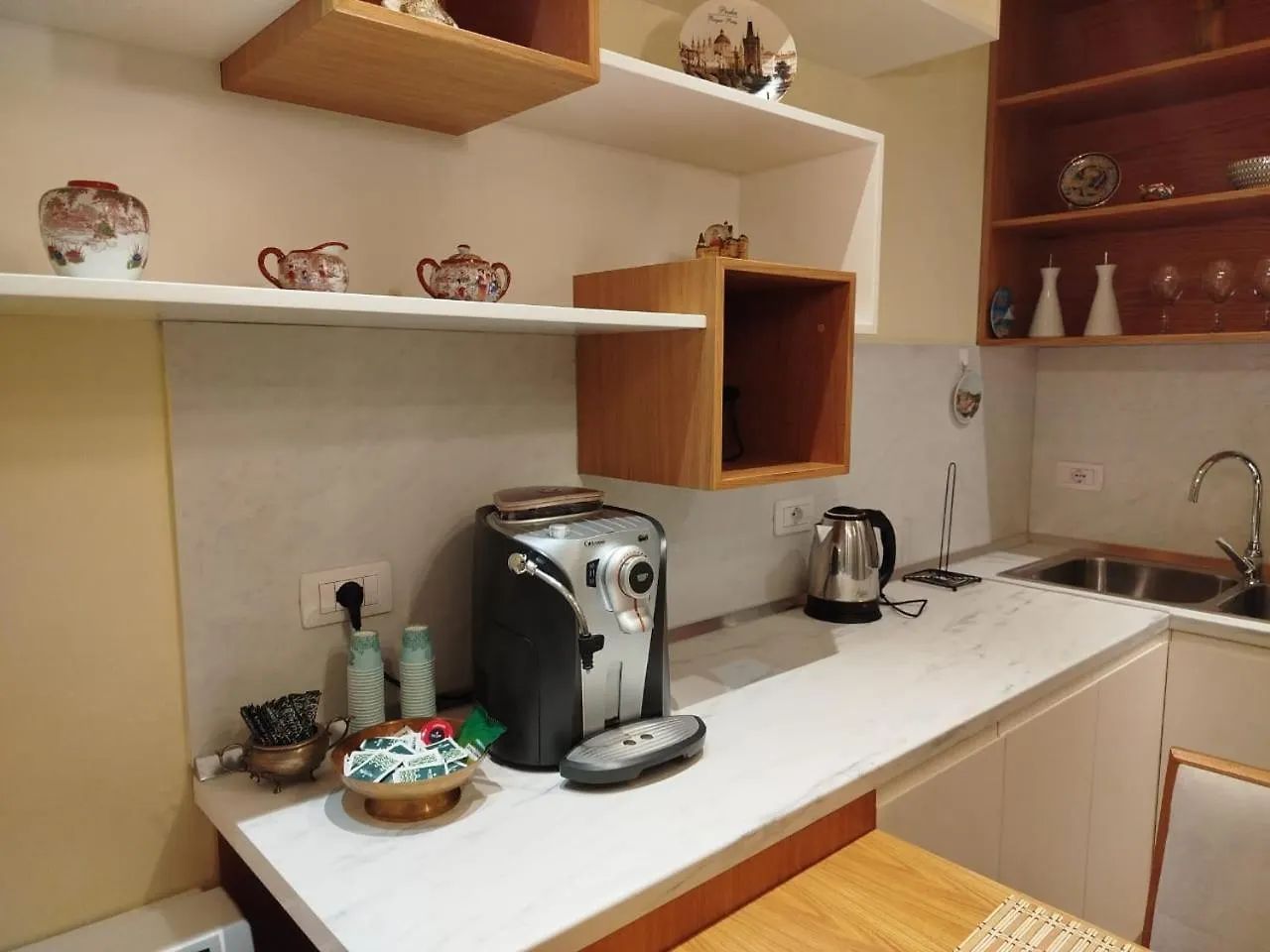 Lemon Center Apartment Tirana Self Check In